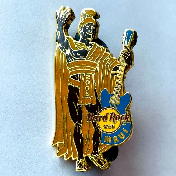 Rare Discontinued Lahaina Maui Hard Rock Cafe King Kamehameha Pin and Guitar Pin - Picture 1 of 6